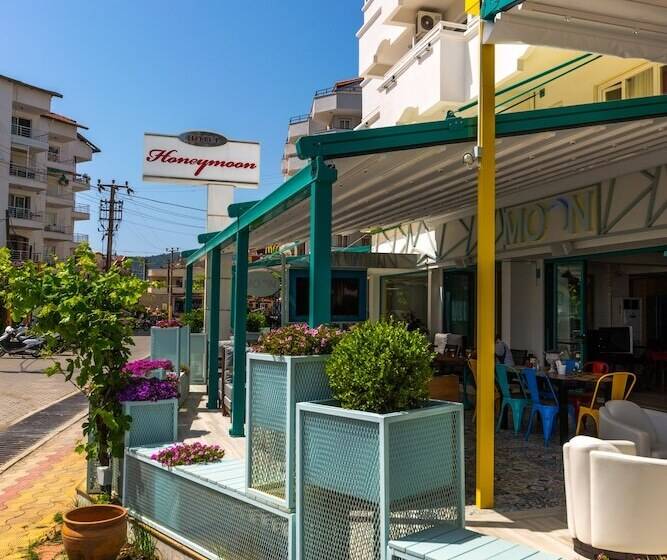 Honeymoon Beach Otel