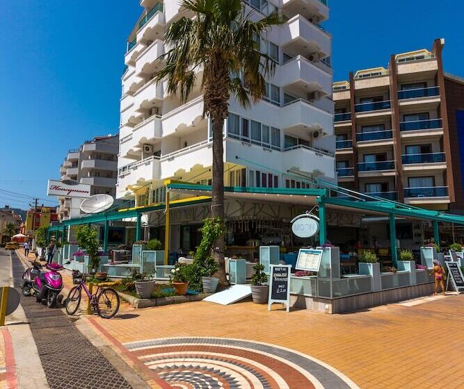 Honeymoon Beach Otel