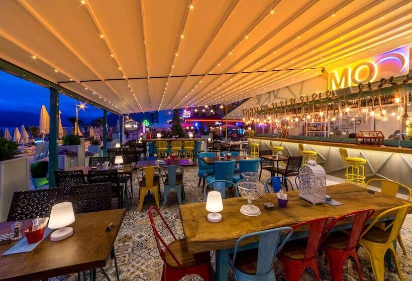 Honeymoon Beach Otel