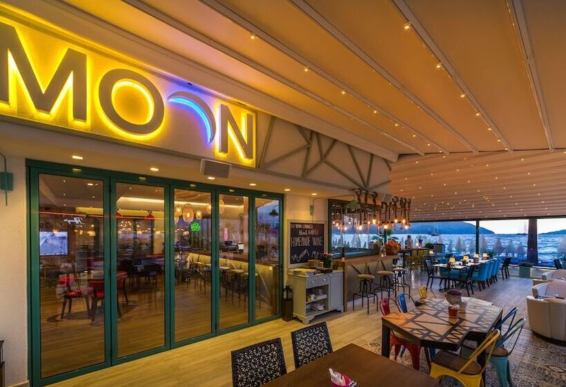 Honeymoon Beach Otel