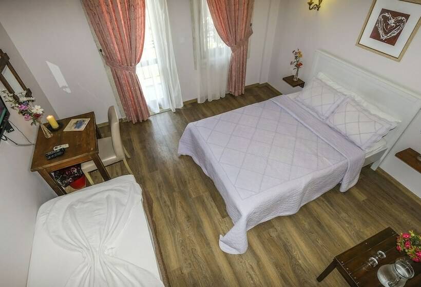 هتل Karaburun Konak