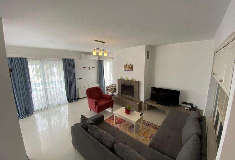 בית מלון כפרי Kefi Beach & Suites