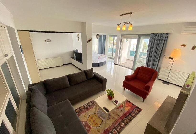 בית מלון כפרי Kefi Beach & Suites