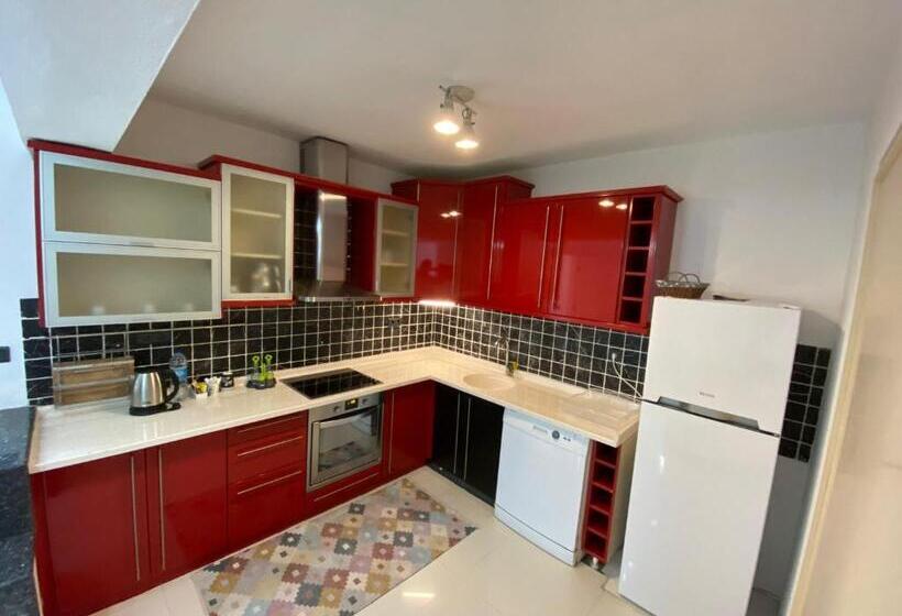 בית מלון כפרי Kefi Beach & Suites