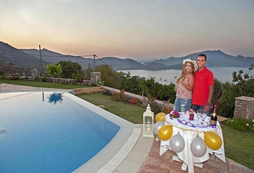 Swan Lake Hotel   Adult Only