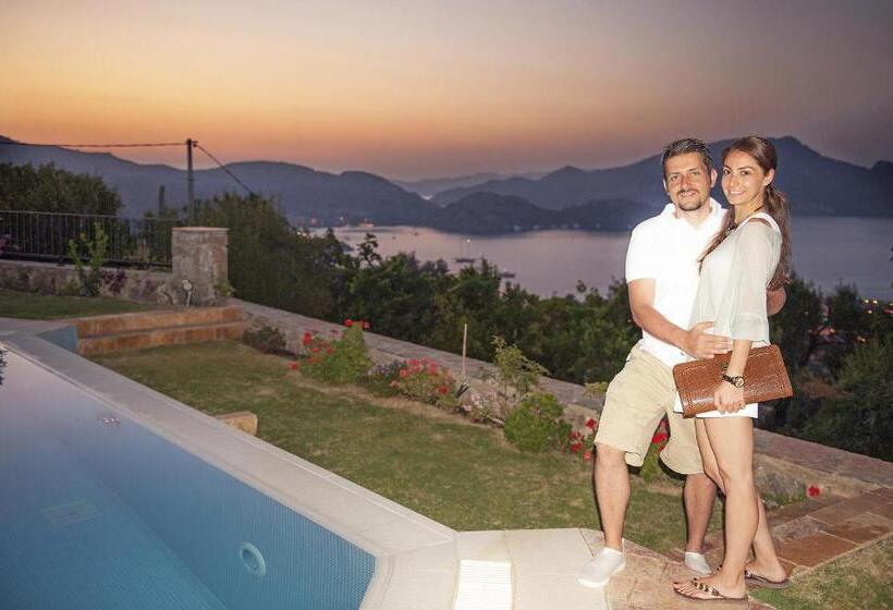 Swan Lake Hotel   Adult Only