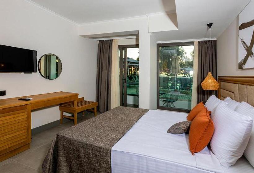 בית מלון כפרי Yalıpark Beach