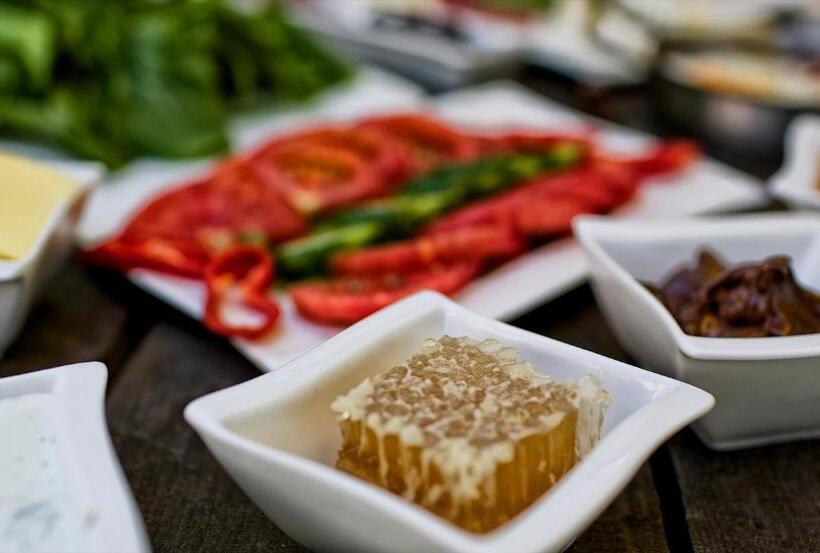 Miro Mara Boutique Hotel & Lounge Bar