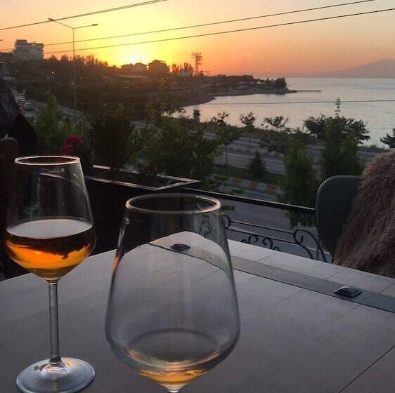 Miro Mara Boutique Hotel & Lounge Bar