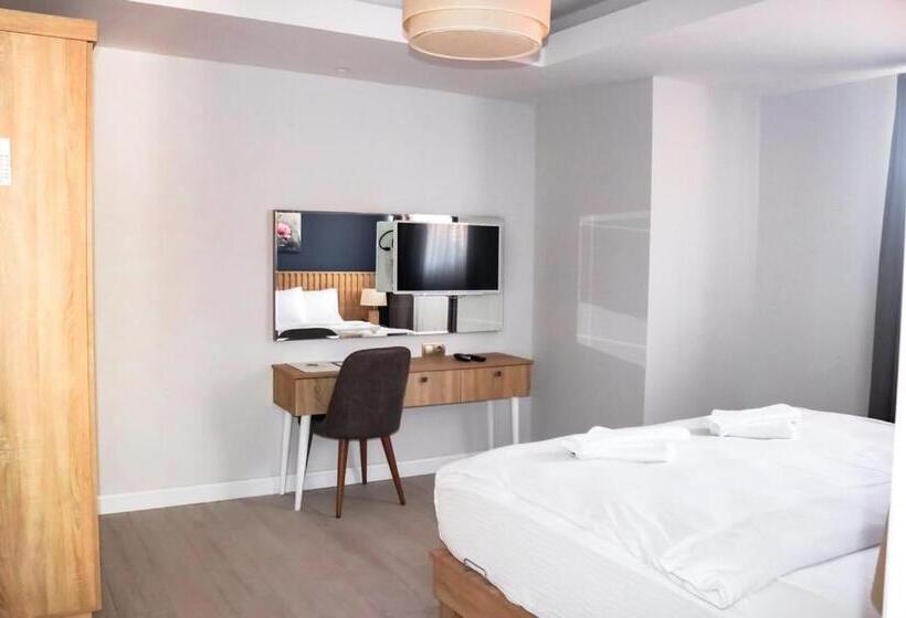 Sea Breeze Hotel And Apartments