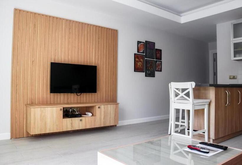 Sea Breeze Hotel And Apartments