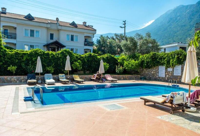 Sea Breeze Hotel And Apartments