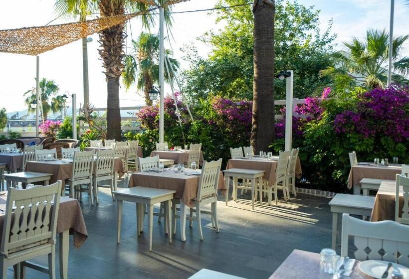 Sea Breeze Hotel And Apartments