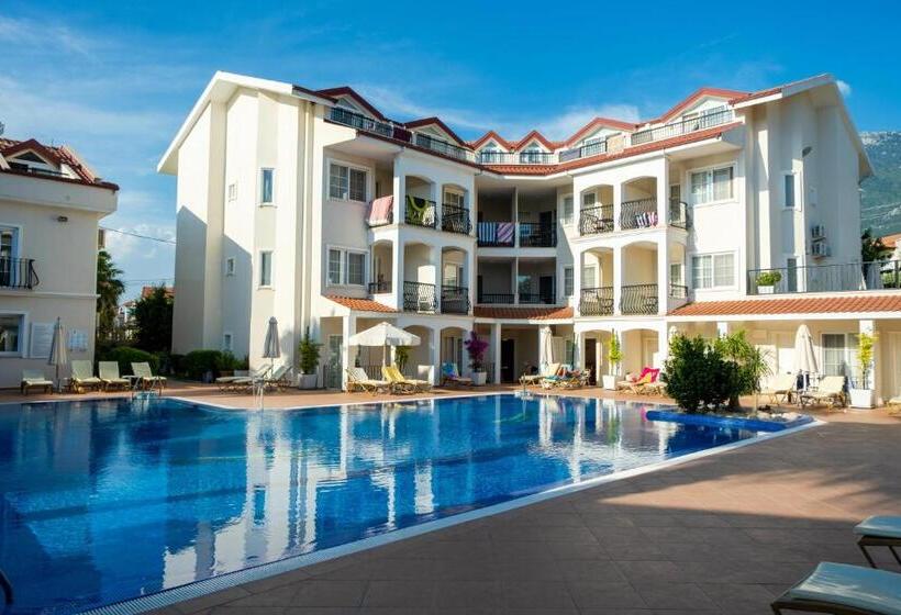 Sea Breeze Hotel And Apartments