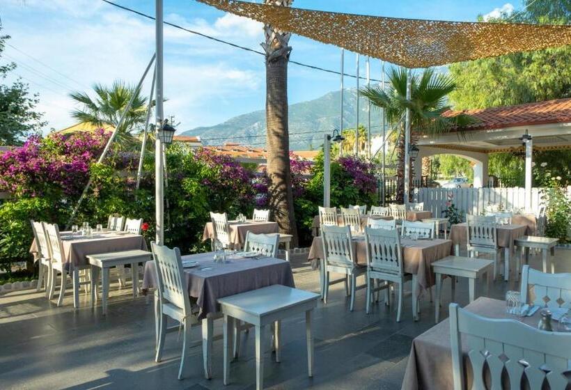 Sea Breeze Hotel And Apartments