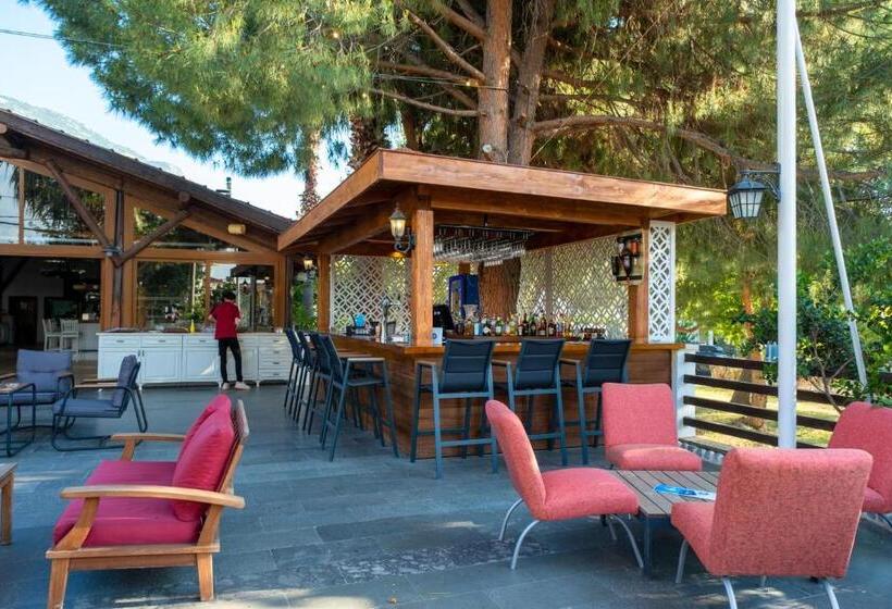 Sea Breeze Hotel And Apartments