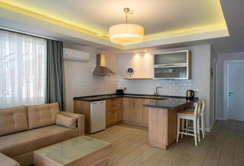 Sea Breeze Hotel And Apartments