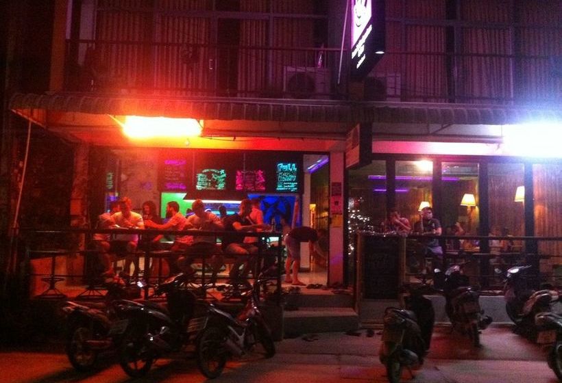 호스텔 Baan Tai Backpackers