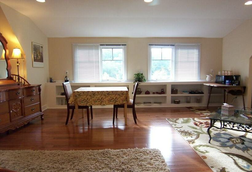 مبيت وإفطار Arbor House Of Black Mountain