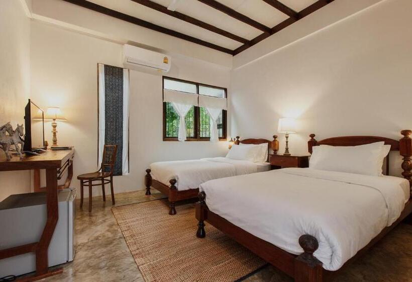 تختخواب و صبحانه Foresta Villa