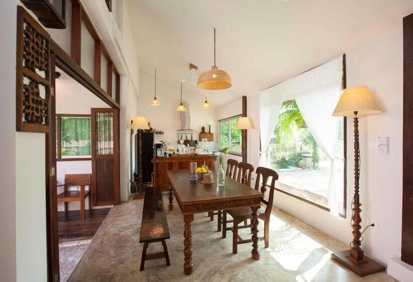 تختخواب و صبحانه Foresta Villa