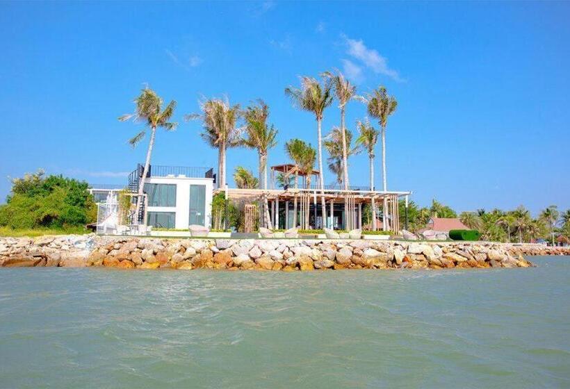 Eco Moment Beach Resort