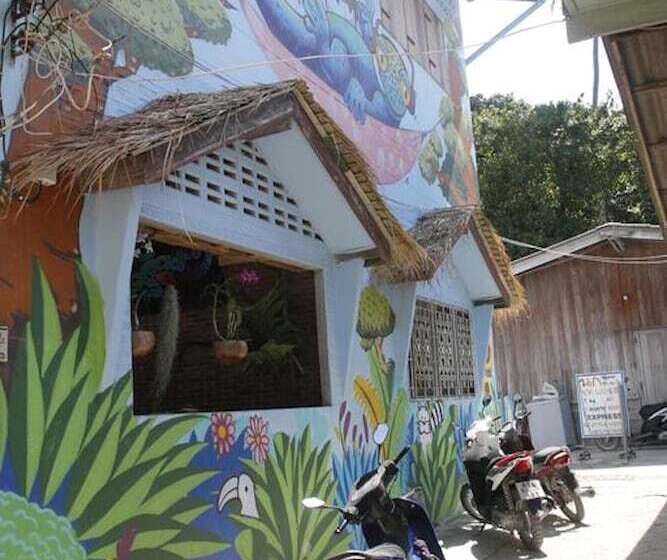 Gecko Republic Jungle Hostel