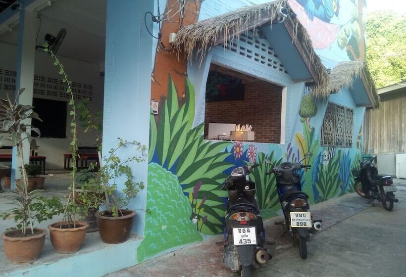 Gecko Republic Jungle Hostel