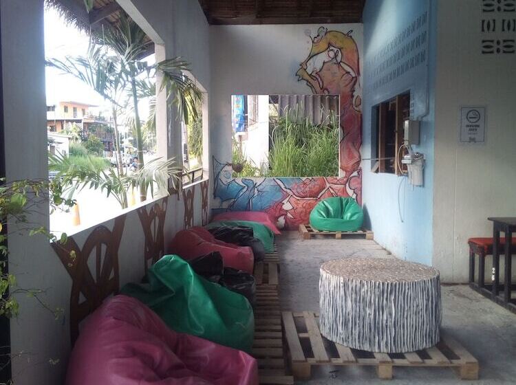 Gecko Republic Jungle Hostel