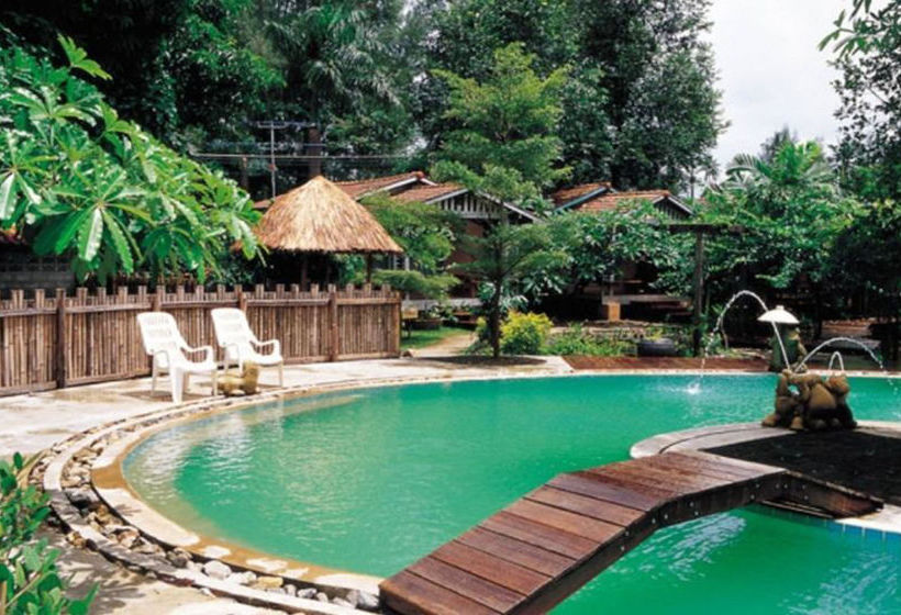 Отель Aristo Chic Resort And Farm