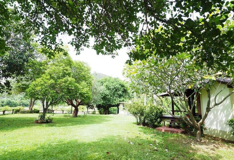 בית מלון כפרי Baan Pun Sook Resort