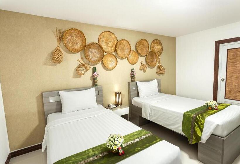 Отель Baan Thai Boutique