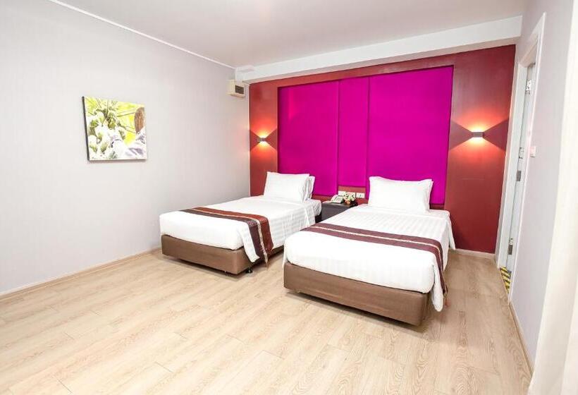 Отель Baan Thai Boutique