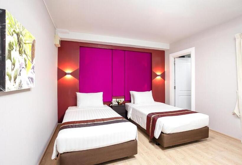 Отель Baan Thai Boutique