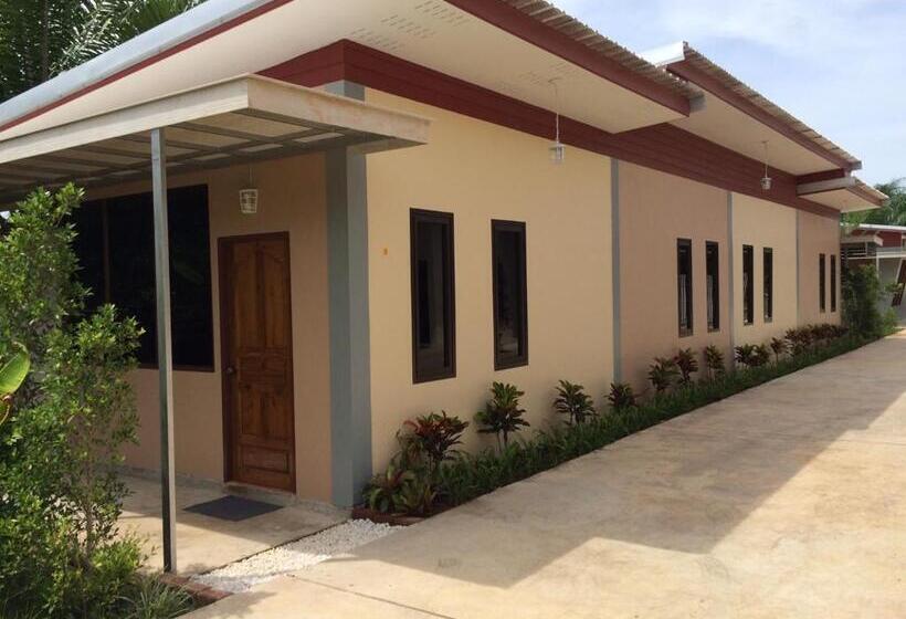 فندق Banana Place Resort