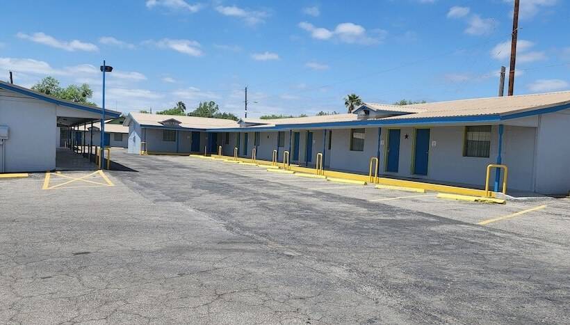 酒店 Carrizo Executive Inn