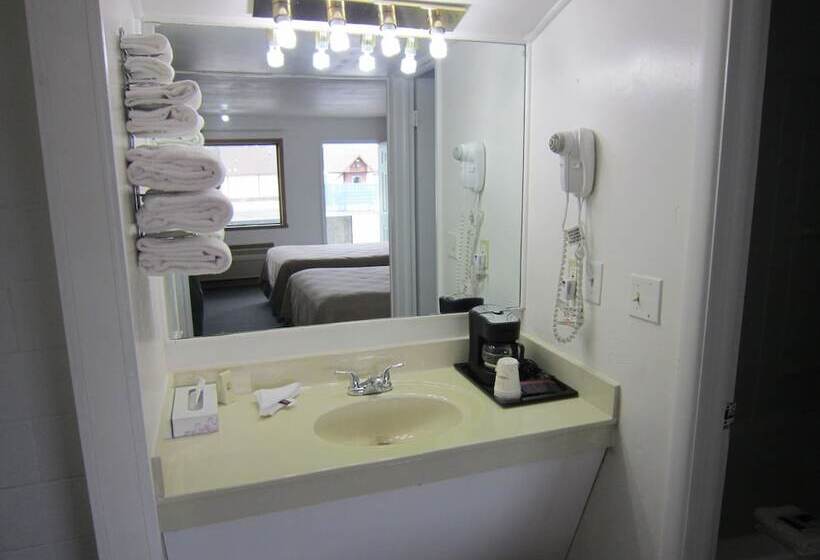 בית מלון כפרי Cassville Budget Inn