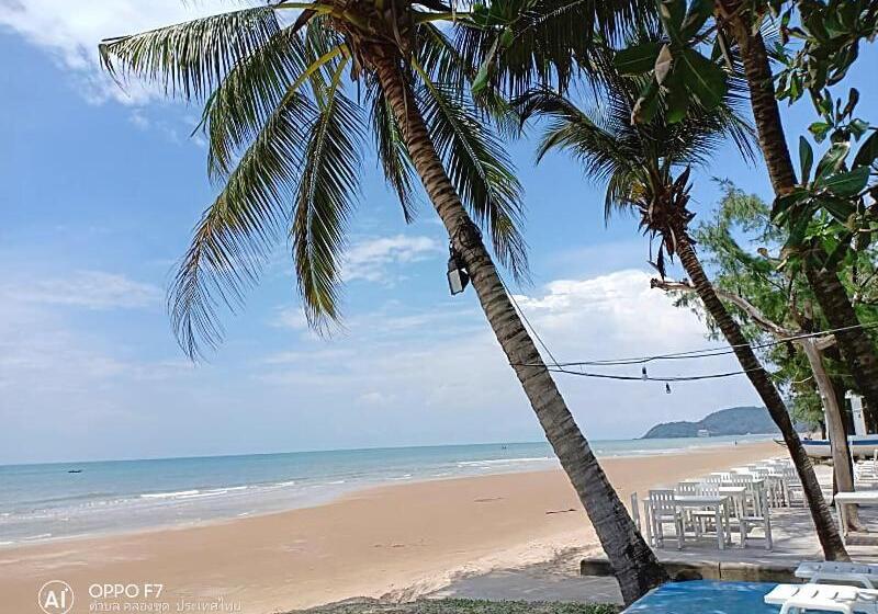 فندق Chaolao Tosang Beach