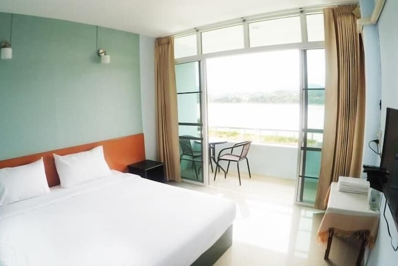 Отель Chiangkhong Green River