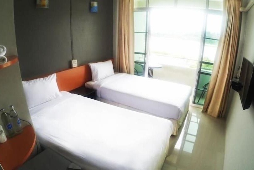 Отель Chiangkhong Green River