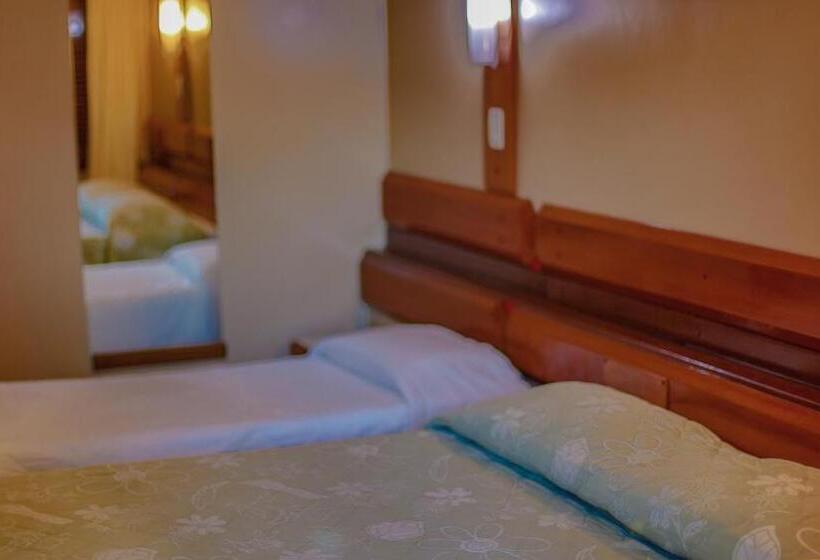 בית מלון כפרי Costa Cabralia