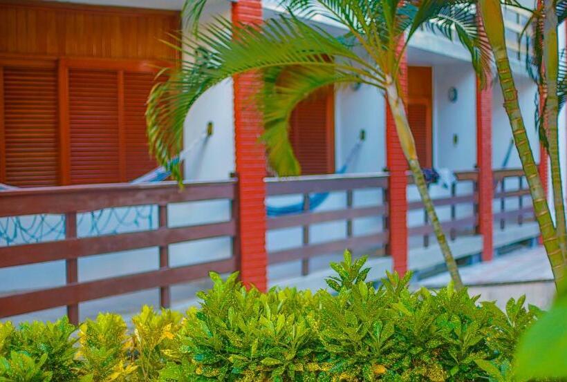 בית מלון כפרי Costa Cabralia