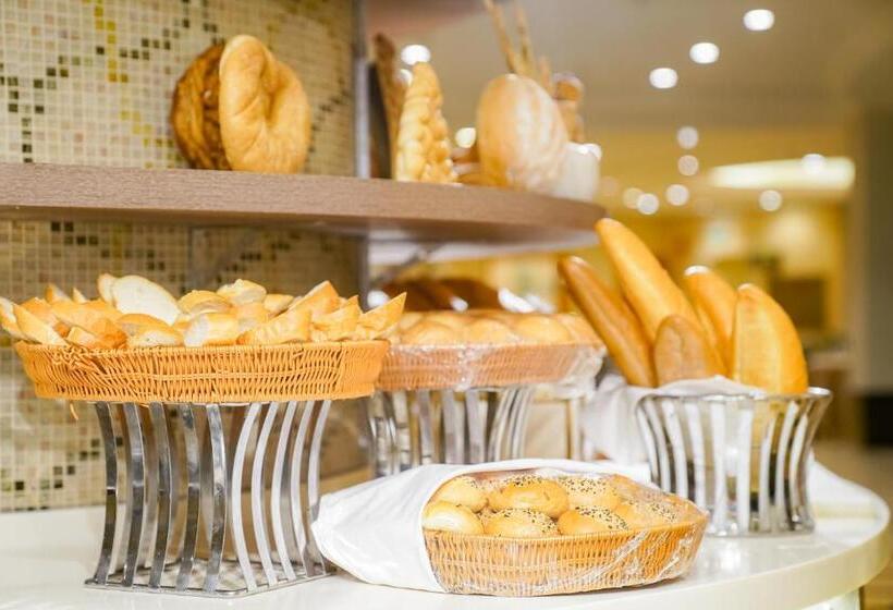 ホテル Emaar Grand