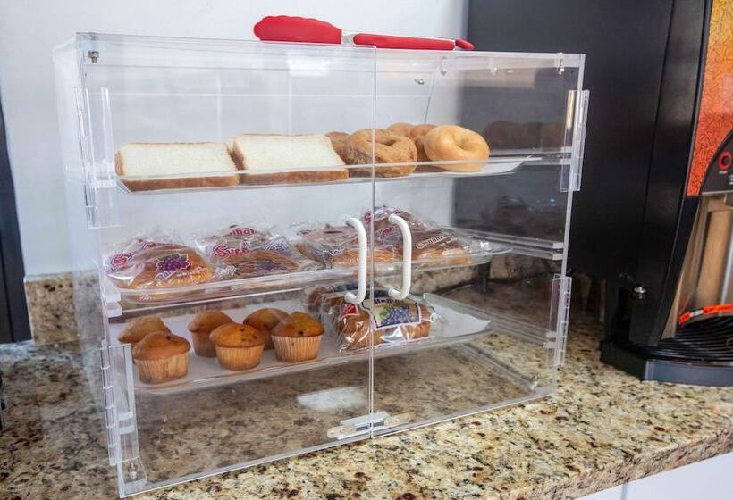 فندق Econo Lodge