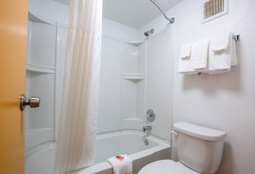 فندق Econo Lodge