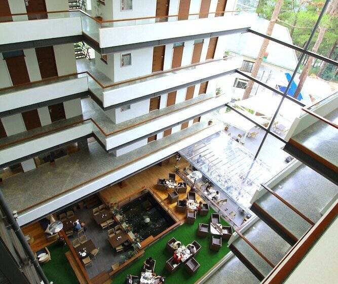 בית מלון כפרי Grand Sierra Pines Baguio