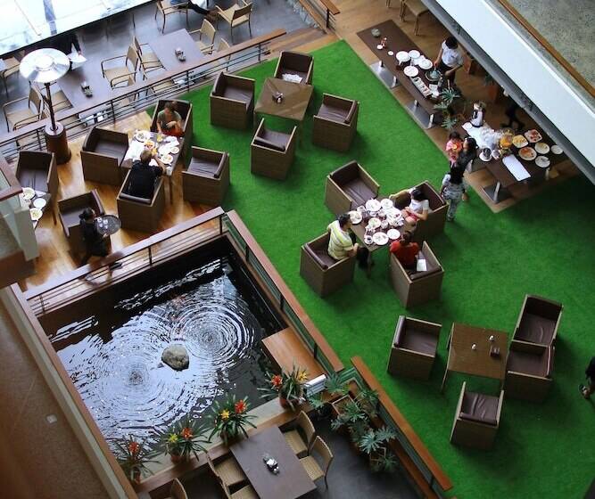 בית מלון כפרי Grand Sierra Pines Baguio