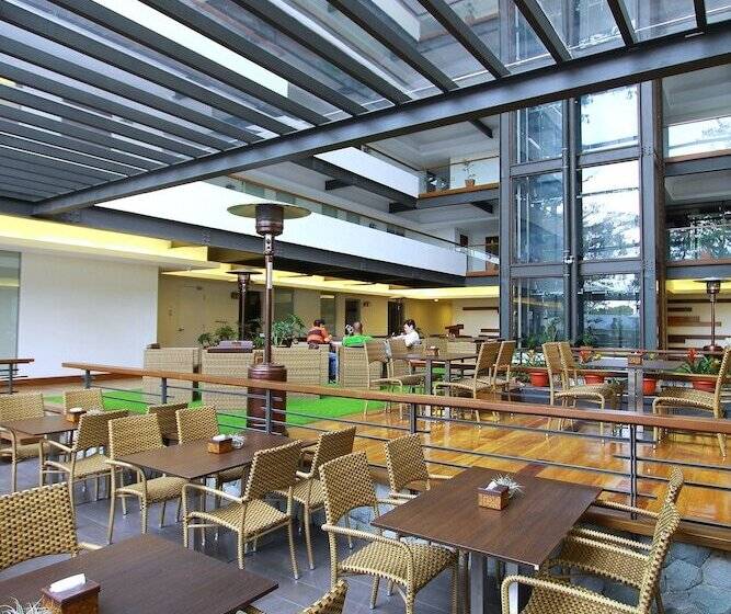 فندق Grand Sierra Pines Baguio