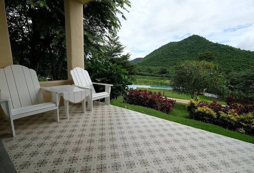 Hotel Hi  Scene Resort