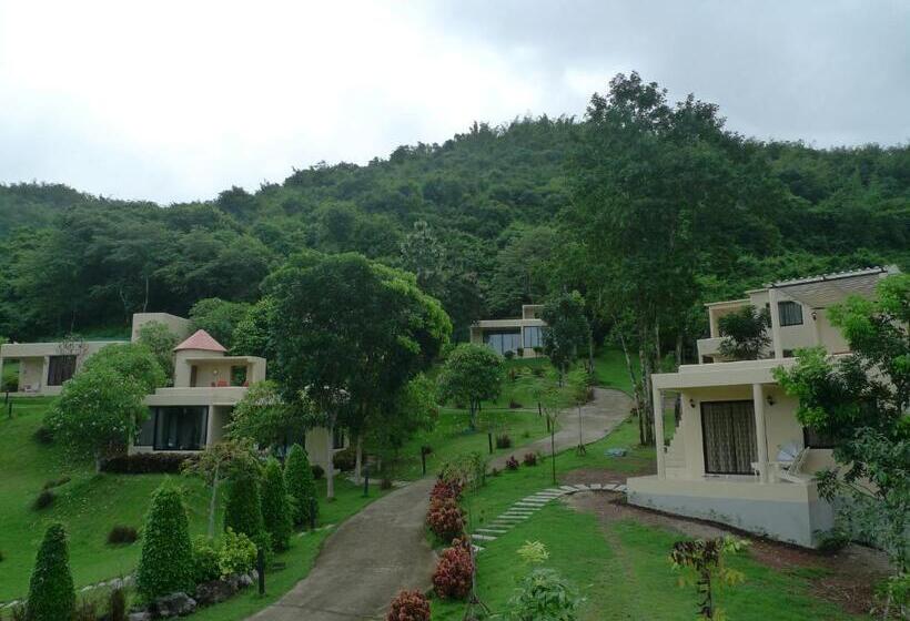 Hotel Hi  Scene Resort